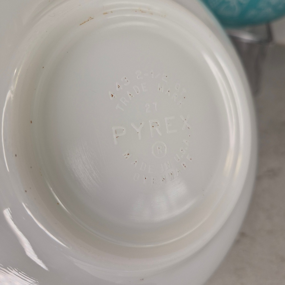 Pyrex Mixing Bowls Butterprint Amish 3 Piece Set Turquoise White - Picture 9 of 16